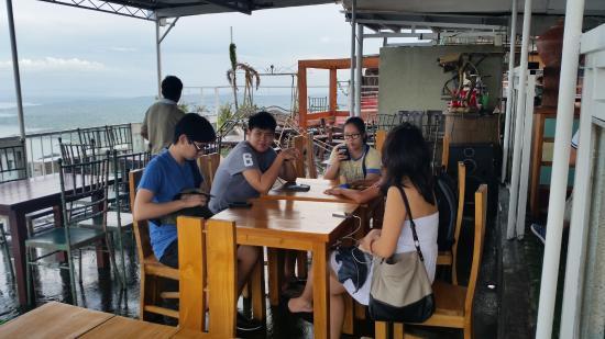 Gatbucks Bar and Grill